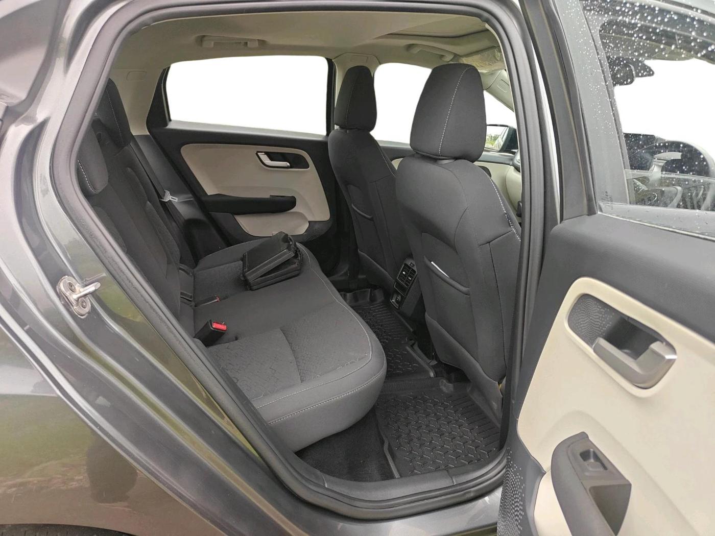 2024 Tata ALTROZ XZ PLUS O SUNROOF CNG, CNG, Manual, 25,281 km, interior