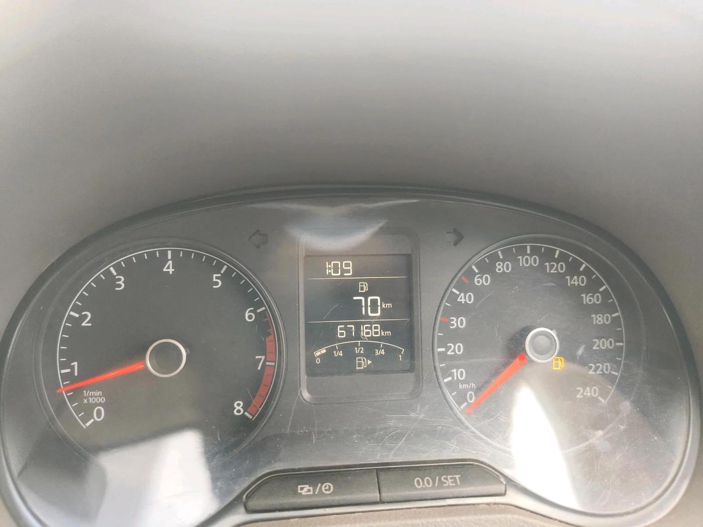 2015 Volkswagen Vento HIGHLINE 1.6 MPI, Petrol, Manual, 67,168 km, interior