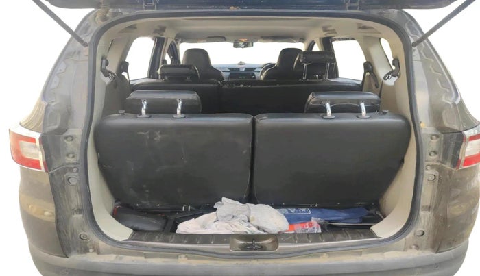 2022 Renault TRIBER RXT, Petrol, Manual, 37,136 km, exterior