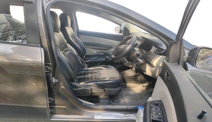 2022 Renault TRIBER RXT, Petrol, Manual, 37,136 km, interior