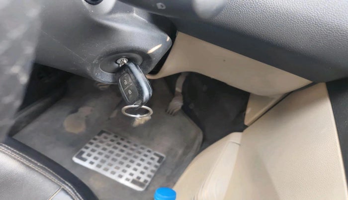 2022 Renault TRIBER RXT, Petrol, Manual, 37,136 km, interior