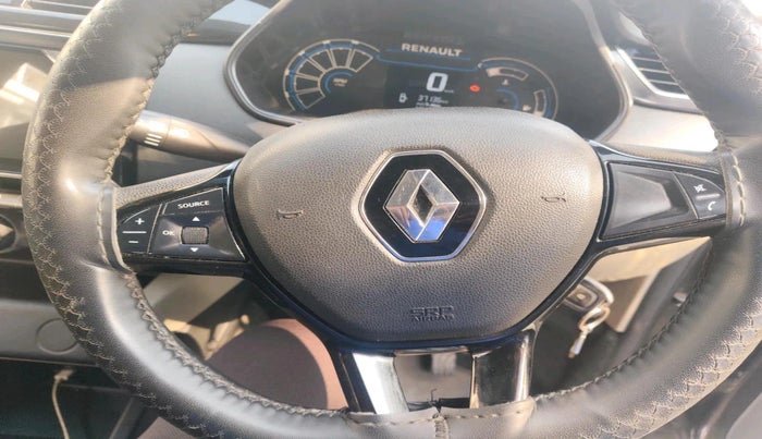 2022 Renault TRIBER RXT, Petrol, Manual, 37,136 km, interior