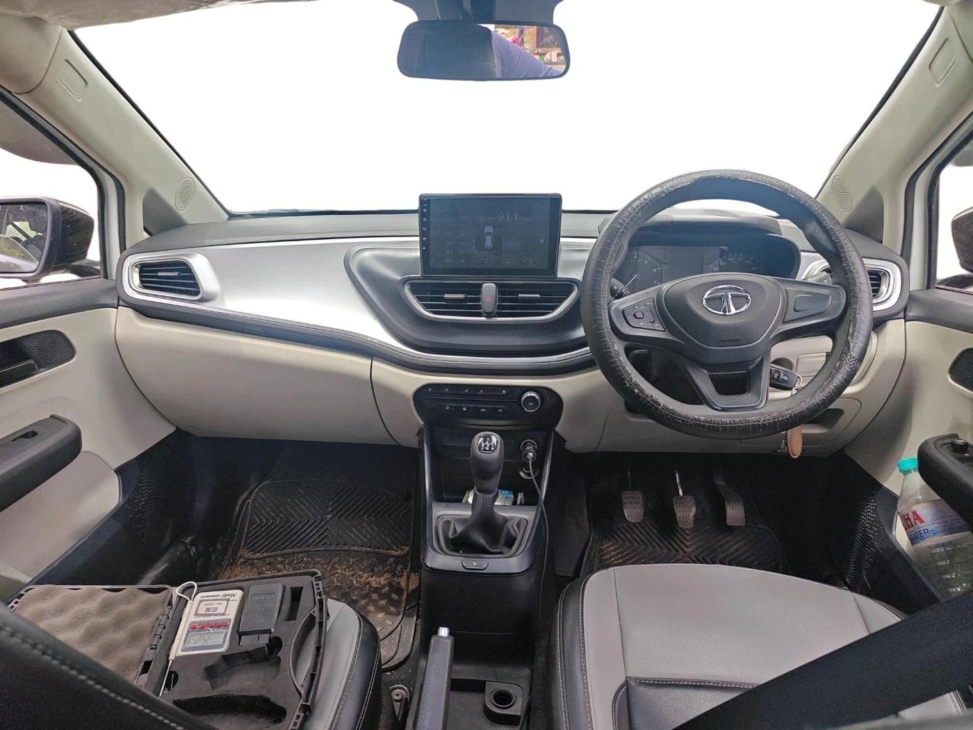 2023 Tata ALTROZ XM PLUS SUNROOF, Petrol, Manual, 27,670 km, interior