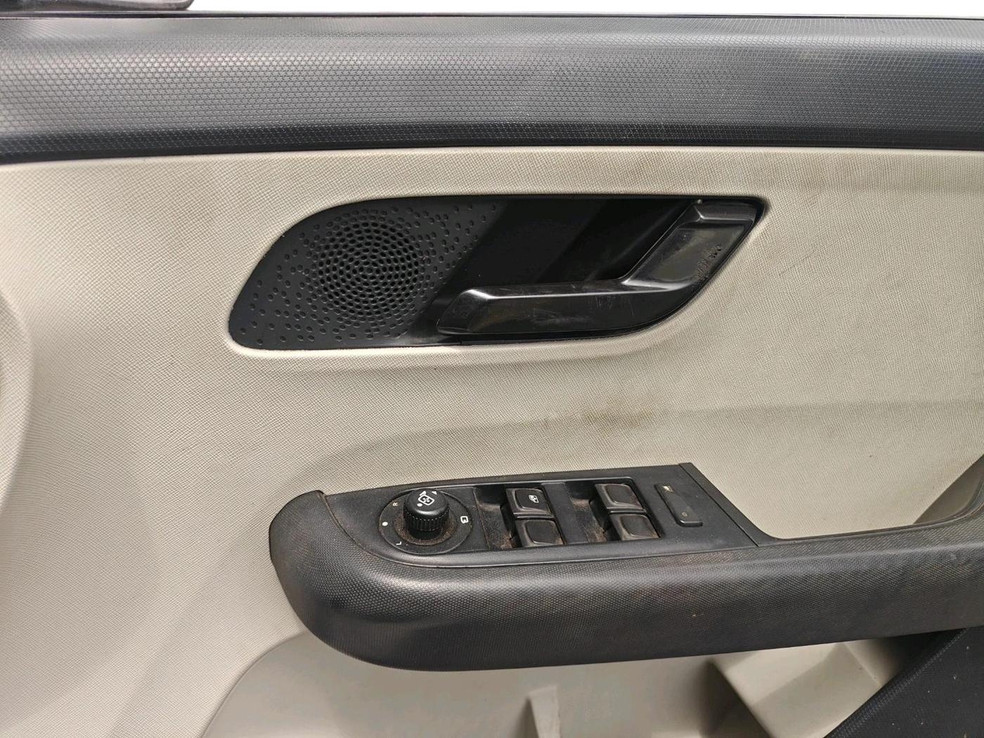 2023 Tata ALTROZ XM PLUS SUNROOF, Petrol, Manual, 27,670 km, interior