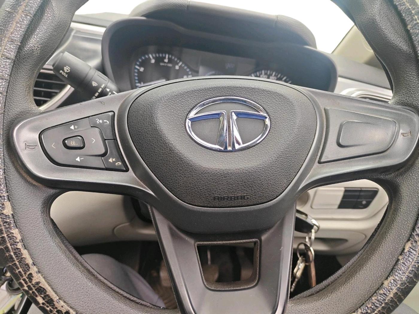 2023 Tata ALTROZ XM PLUS SUNROOF, Petrol, Manual, 27,670 km, interior