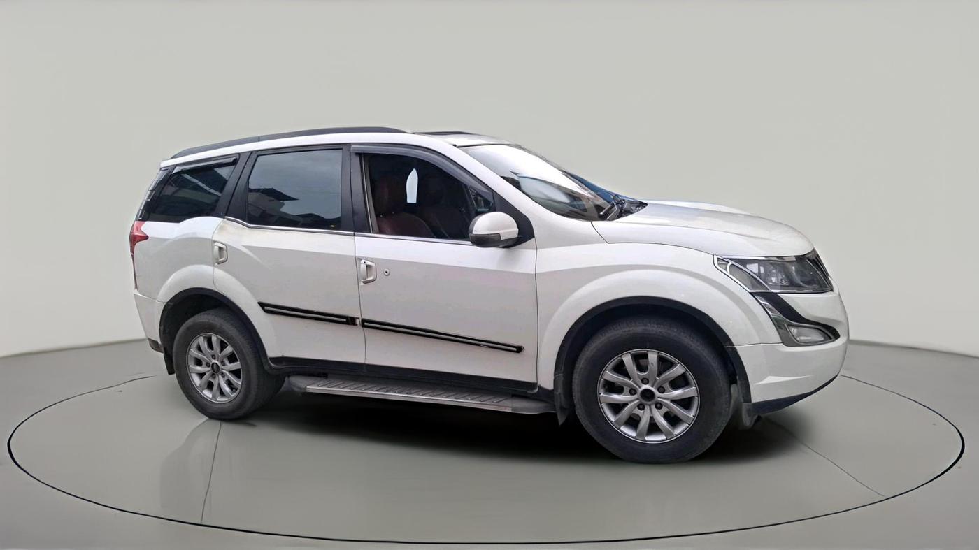 2015 Mahindra XUV500 W10, Diesel, Manual, 1,34,097 km, exterior
