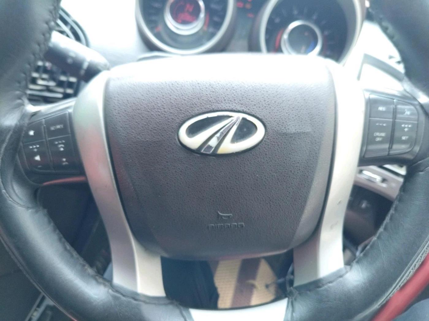 2012 Mahindra XUV500 W6, Diesel, Manual, 1,30,860 km, interior