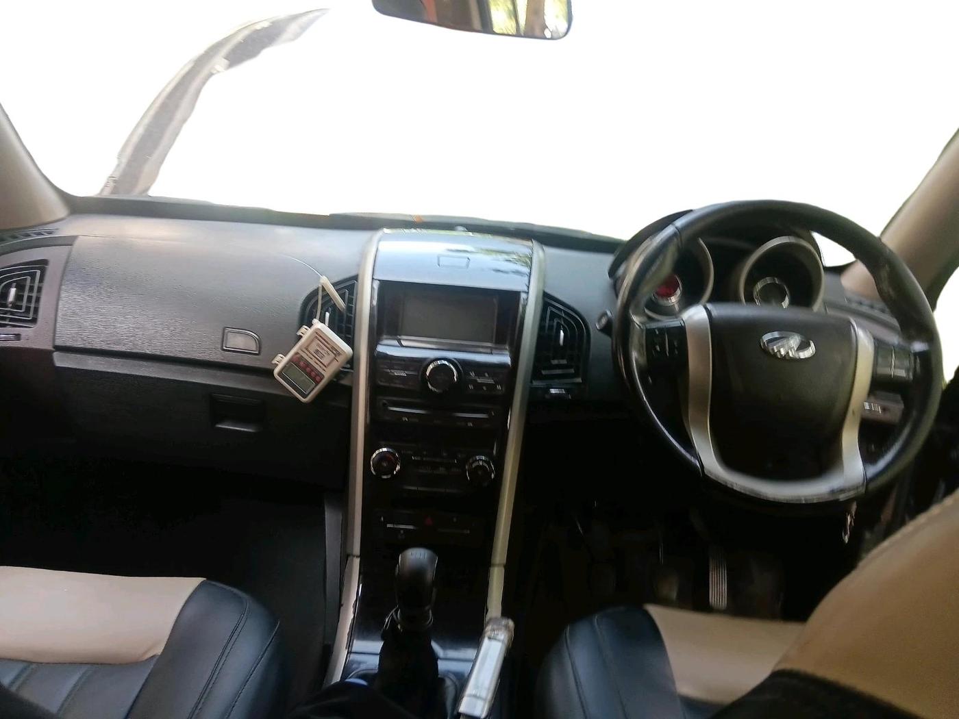 2012 Mahindra XUV500 W8, Diesel, Manual, 1,66,247 km, interior