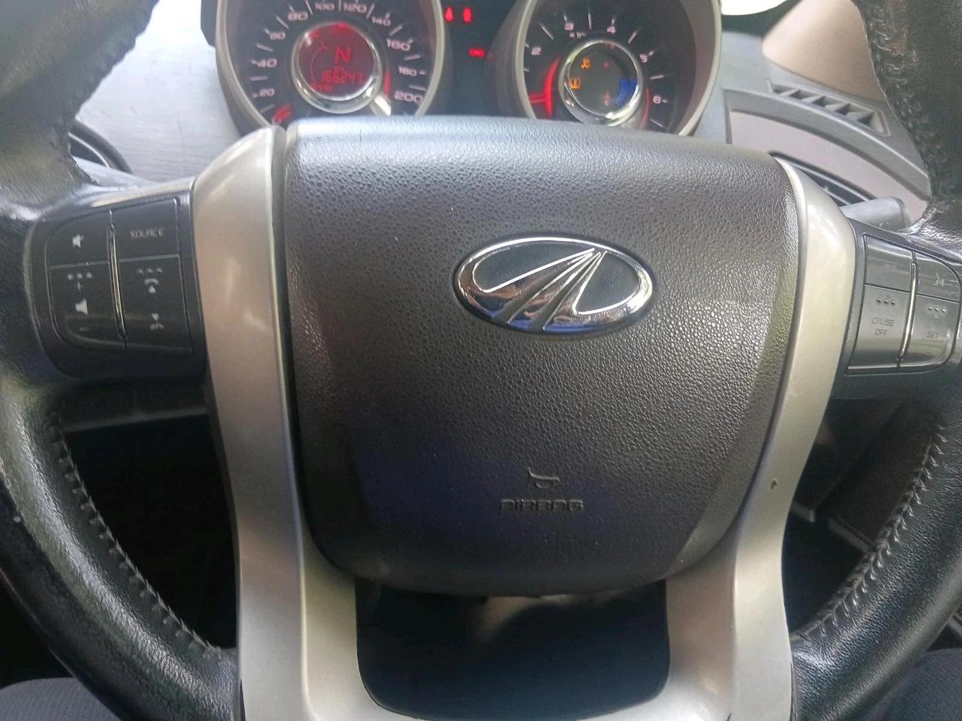 2012 Mahindra XUV500 W8, Diesel, Manual, 1,66,247 km, interior