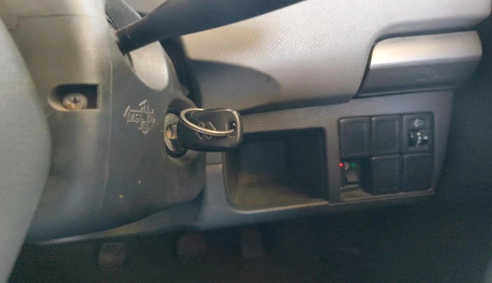 2011 Maruti Wagon R 1.0 LXI CNG, CNG, Manual, 97,600 km, interior