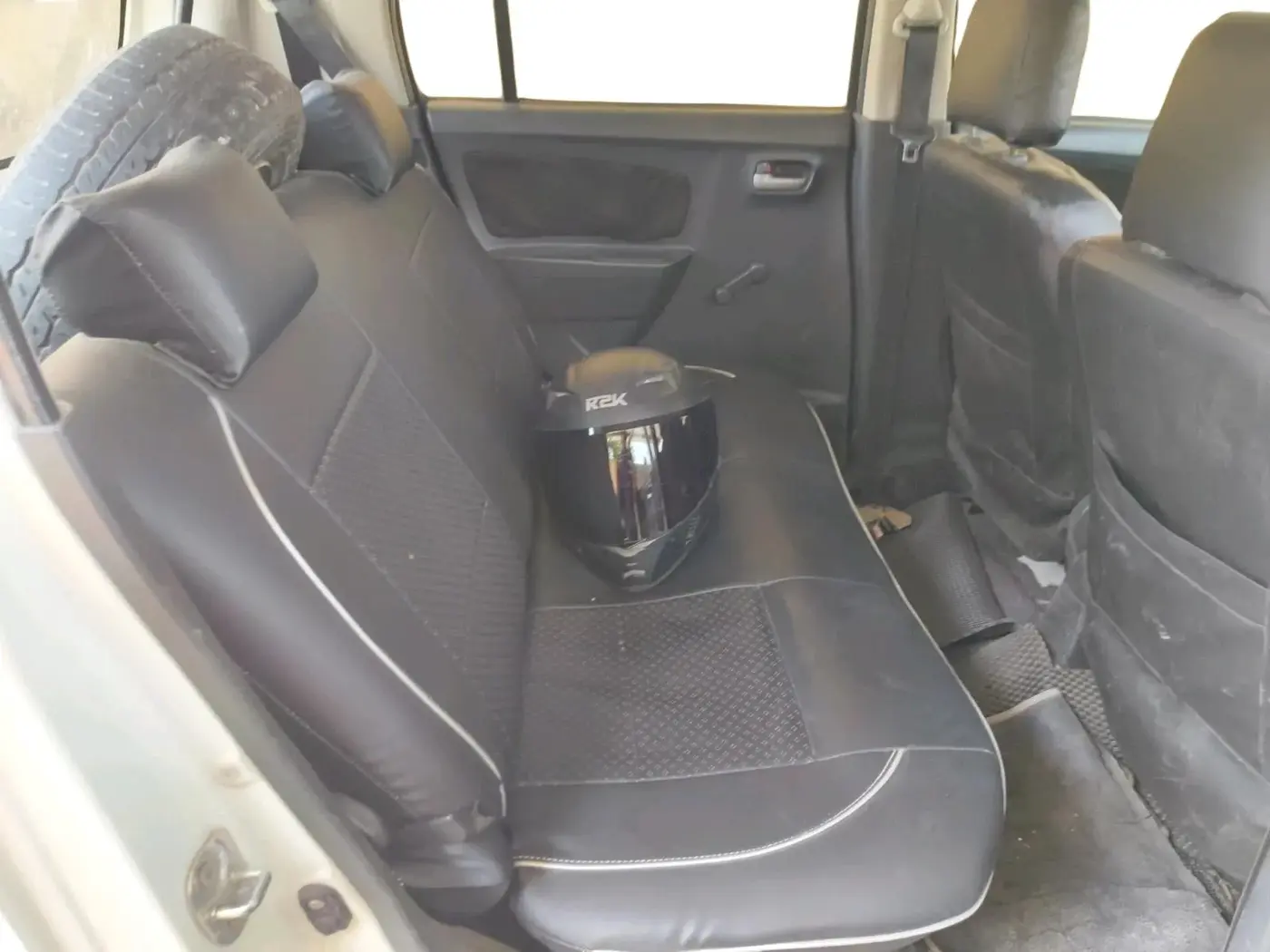 2011 Maruti Wagon R 1.0 LXI CNG, CNG, Manual, 97,600 km, interior