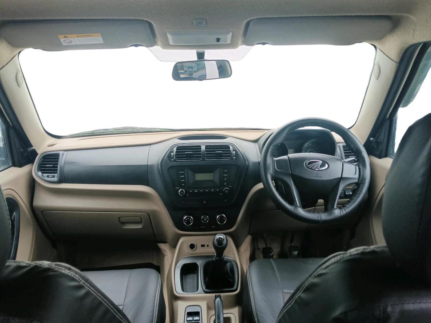 2019 Mahindra TUV300 T6 PLUS, Diesel, Manual, 88,492 km, interior
