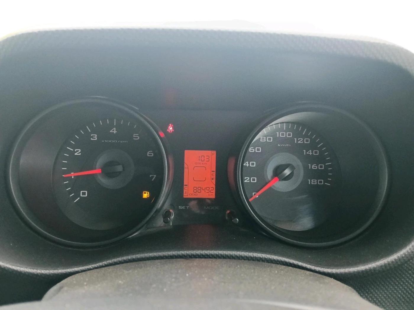 2019 Mahindra TUV300 T6 PLUS, Diesel, Manual, 88,492 km, interior