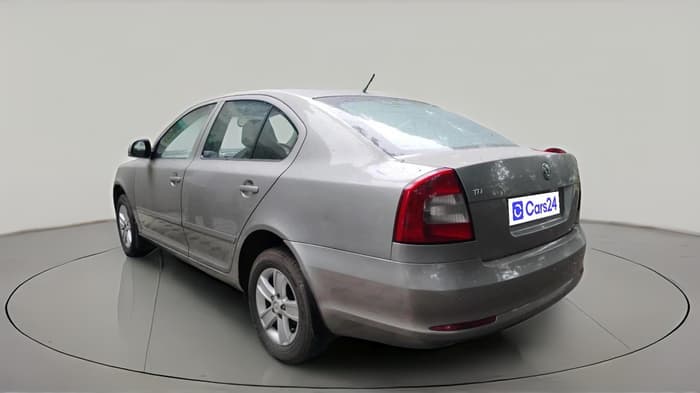 2012 Skoda Laura AMBITION 2.0 TDI CR MT, Diesel, Manual, 1,60,877 km, exterior