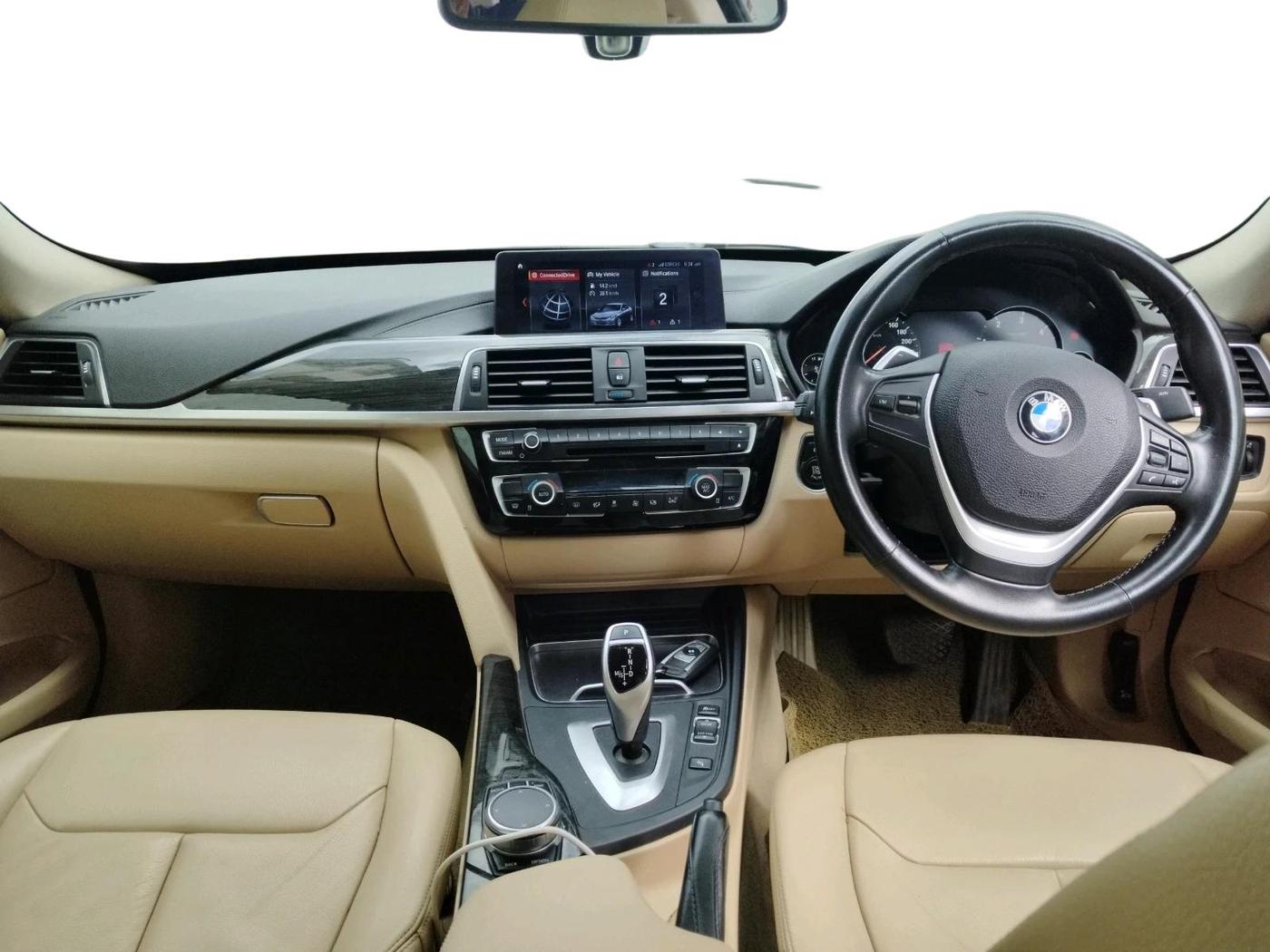 2019 BMW 3 Series  GT 320d Luxury Line, Diesel, Automatic, 96,567 km, interior