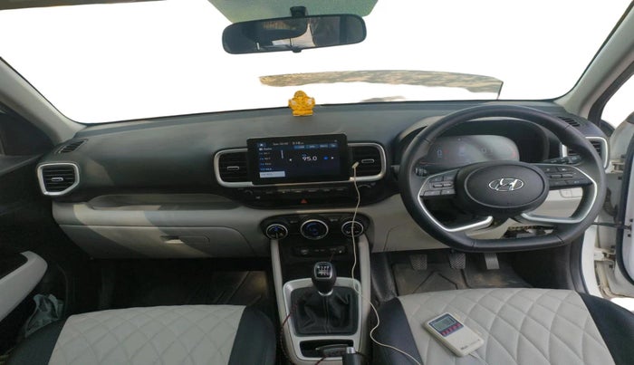 2023 Hyundai VENUE SX 1.5 CRDI, Diesel, Manual, 49,883 km, interior