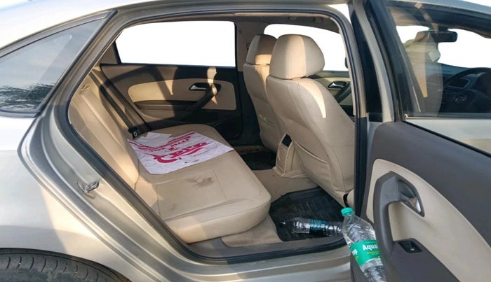 2012 Volkswagen Vento HIGHLINE DIESEL 1.6, Diesel, Manual, 1,66,161 km, interior