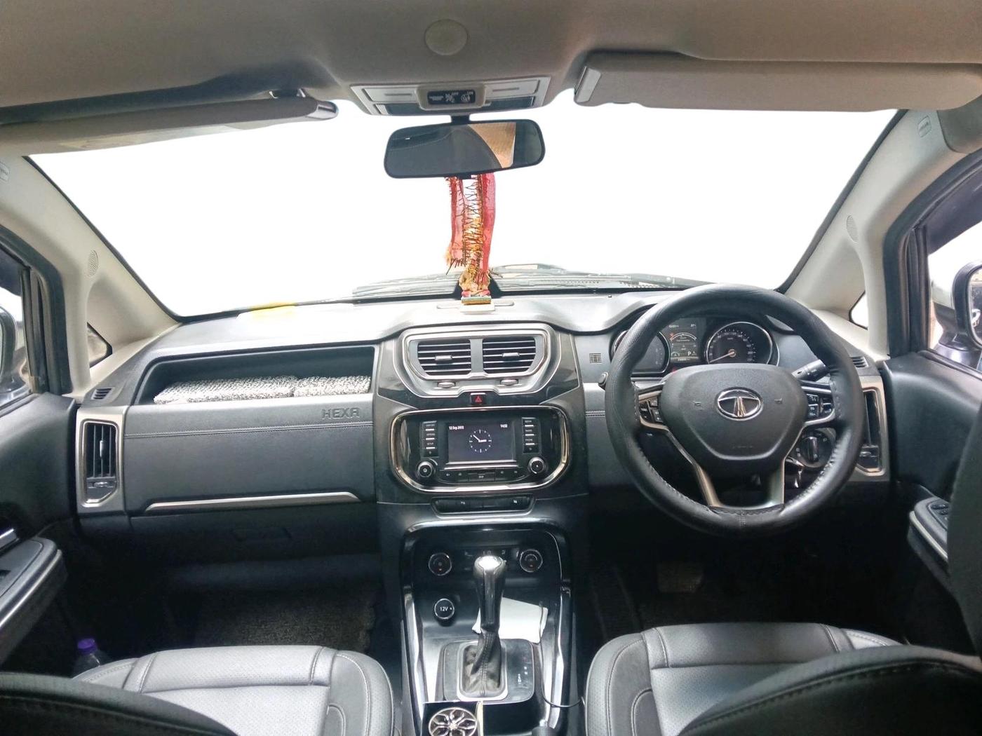 2017 Tata Hexa XTA 4X2 7 STR, Diesel, Automatic, 2,30,892 km, interior