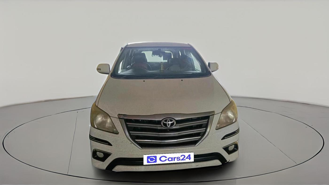 2014 Toyota Innova 2.5 VX 8 STR, Diesel, Manual, 1,94,594 km, exterior