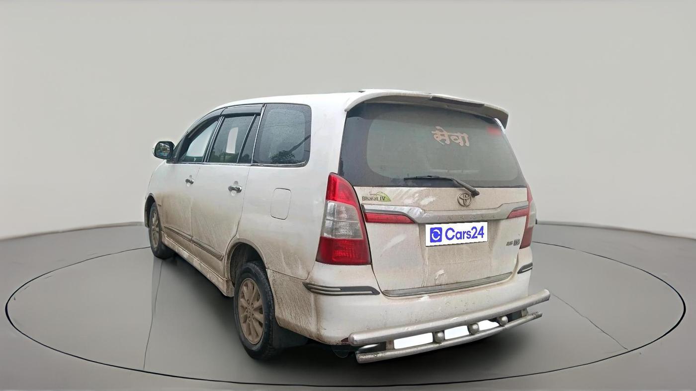 2014 Toyota Innova 2.5 VX 8 STR, Diesel, Manual, 1,94,594 km, exterior