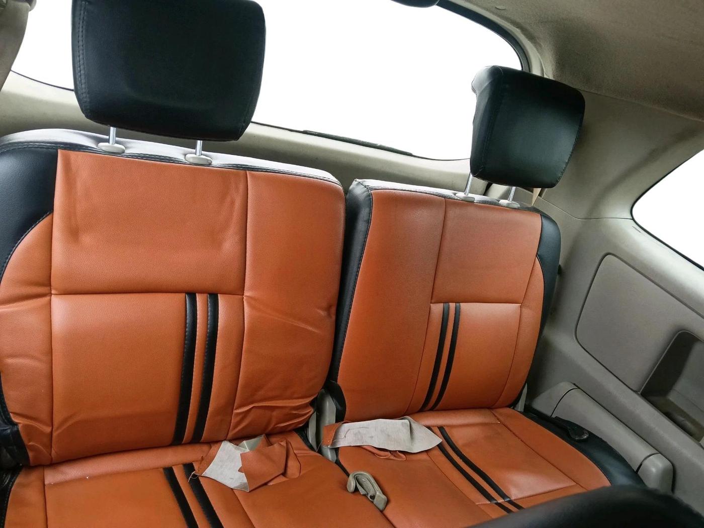2014 Toyota Innova 2.5 VX 8 STR, Diesel, Manual, 1,94,594 km, interior