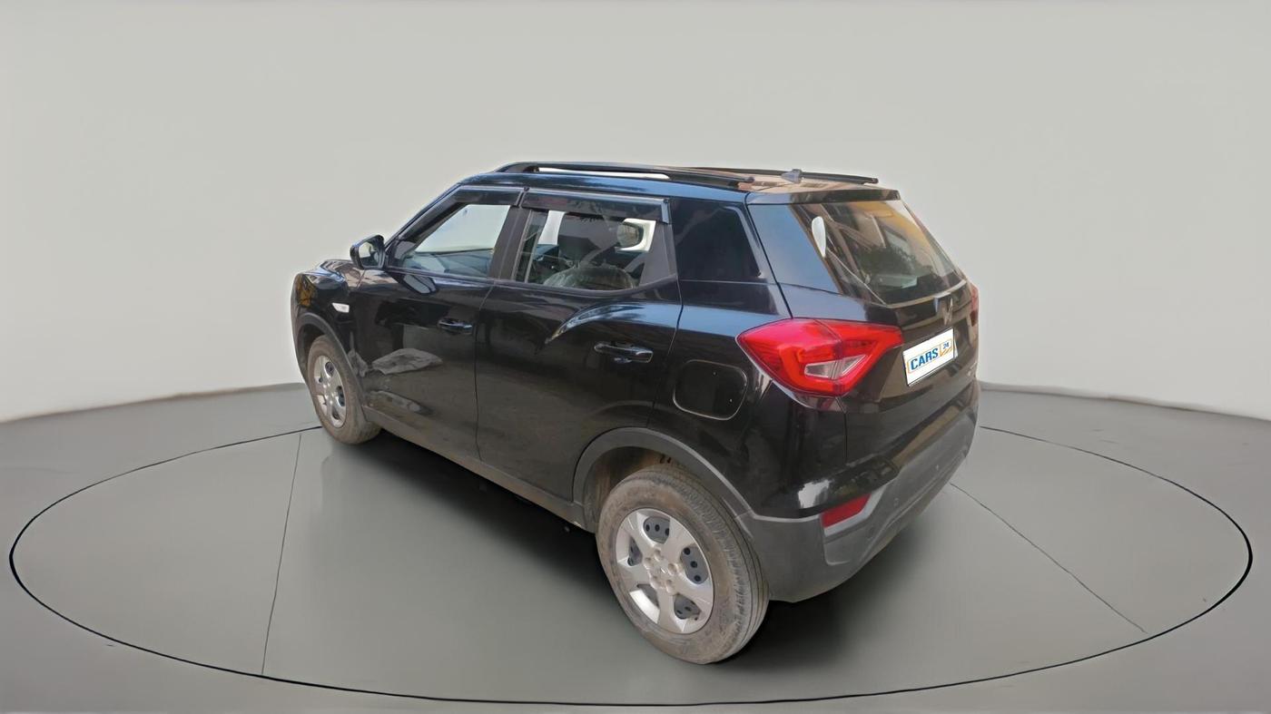2023 Mahindra XUV300 W6 1.2 PETROL, Petrol, Manual, 5,268 km, exterior