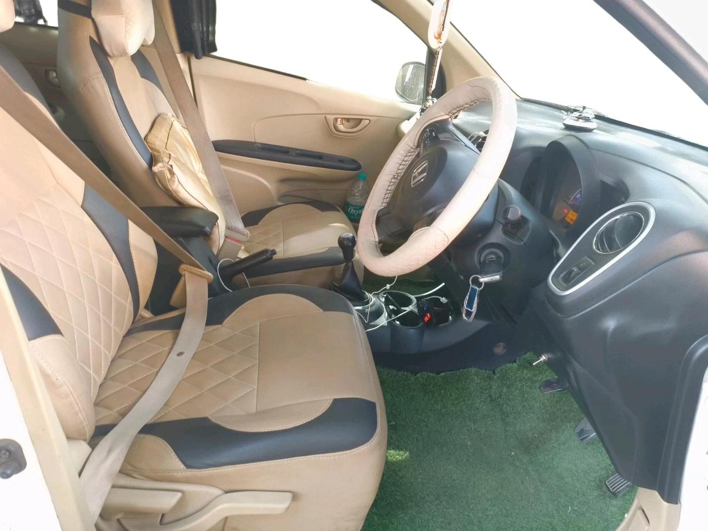 2014 Honda Mobilio 1.5L I-DTEC S, Diesel, Manual, 1,42,206 km, interior