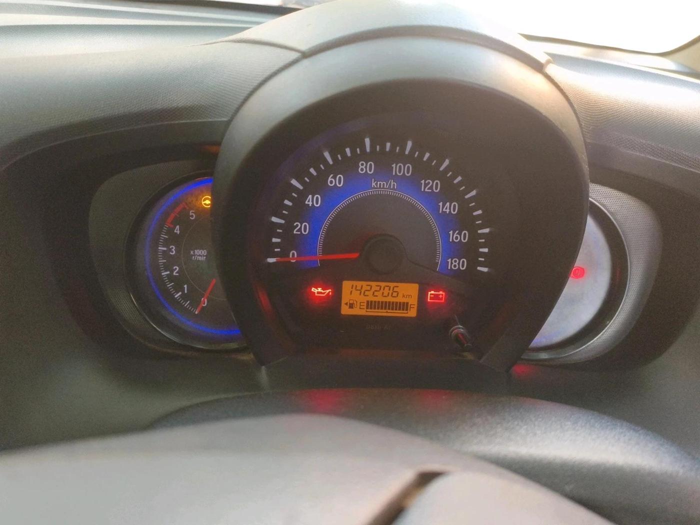 2014 Honda Mobilio 1.5L I-DTEC S, Diesel, Manual, 1,42,206 km, interior