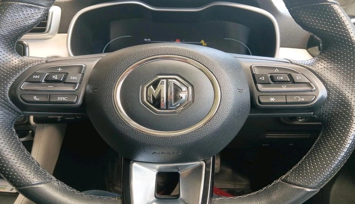 2022 MG ASTOR SHARP 1.5 CVT, Petrol, Automatic, 26,946 km, interior