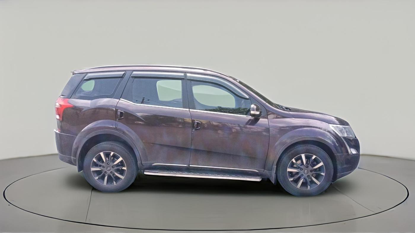 2018 Mahindra XUV500 W11, Diesel, Manual, 1,23,977 km, exterior