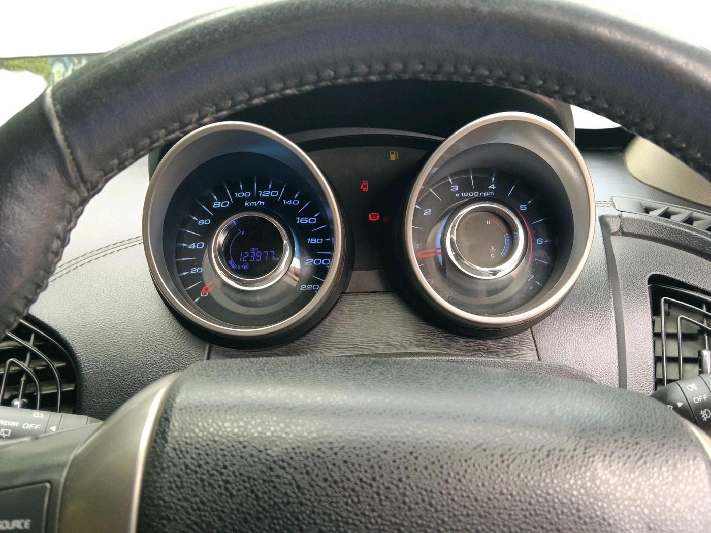 2018 Mahindra XUV500 W11, Diesel, Manual, 1,23,977 km, interior