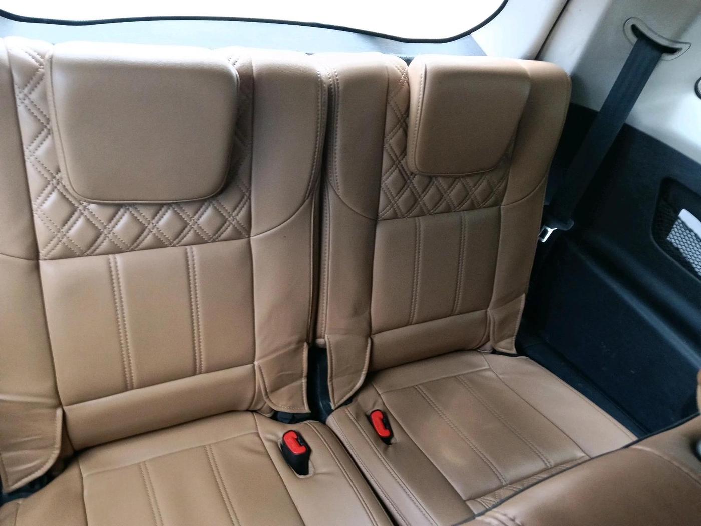 2018 Mahindra XUV500 W11, Diesel, Manual, 1,23,977 km, interior