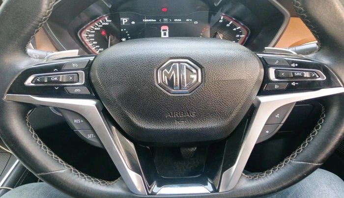 2020 MG GLOSTER SHARP 7 STR 2.0 TWIN TURBO 4WD, Diesel, Automatic, 1,36,640 km, interior