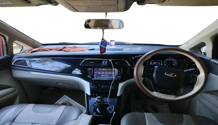 2018 Mahindra MARAZZO M6 8 STR, Diesel, Manual, 83,905 km, interior