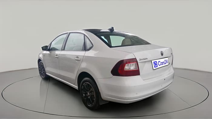 2015 Skoda Rapid 1.6 MPI ELEGANCE PLUS, Petrol, Manual, 97,064 km, exterior