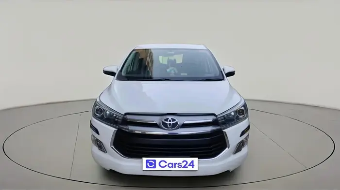 2017 Toyota Innova Crysta 2.4 VX 8 STR, Diesel, Manual, 1,84,240 km, exterior