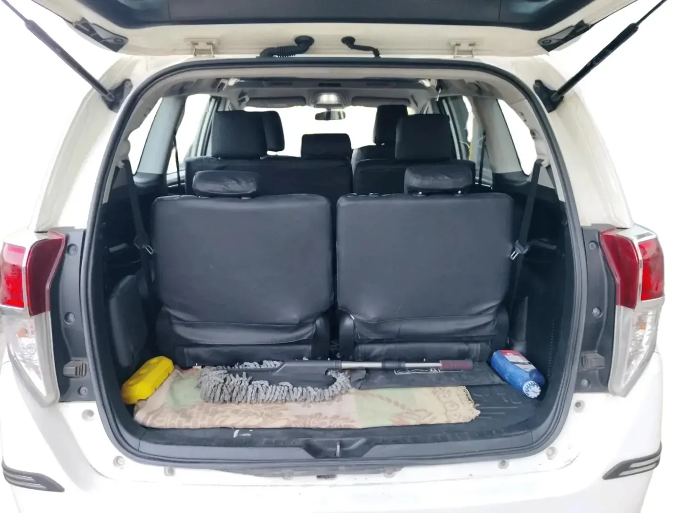 2017 Toyota Innova Crysta 2.4 VX 8 STR, Diesel, Manual, 1,84,240 km, exterior