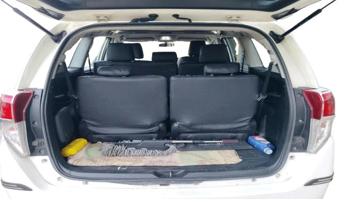 2017 Toyota Innova Crysta 2.4 VX 8 STR, Diesel, Manual, 1,84,240 km, exterior