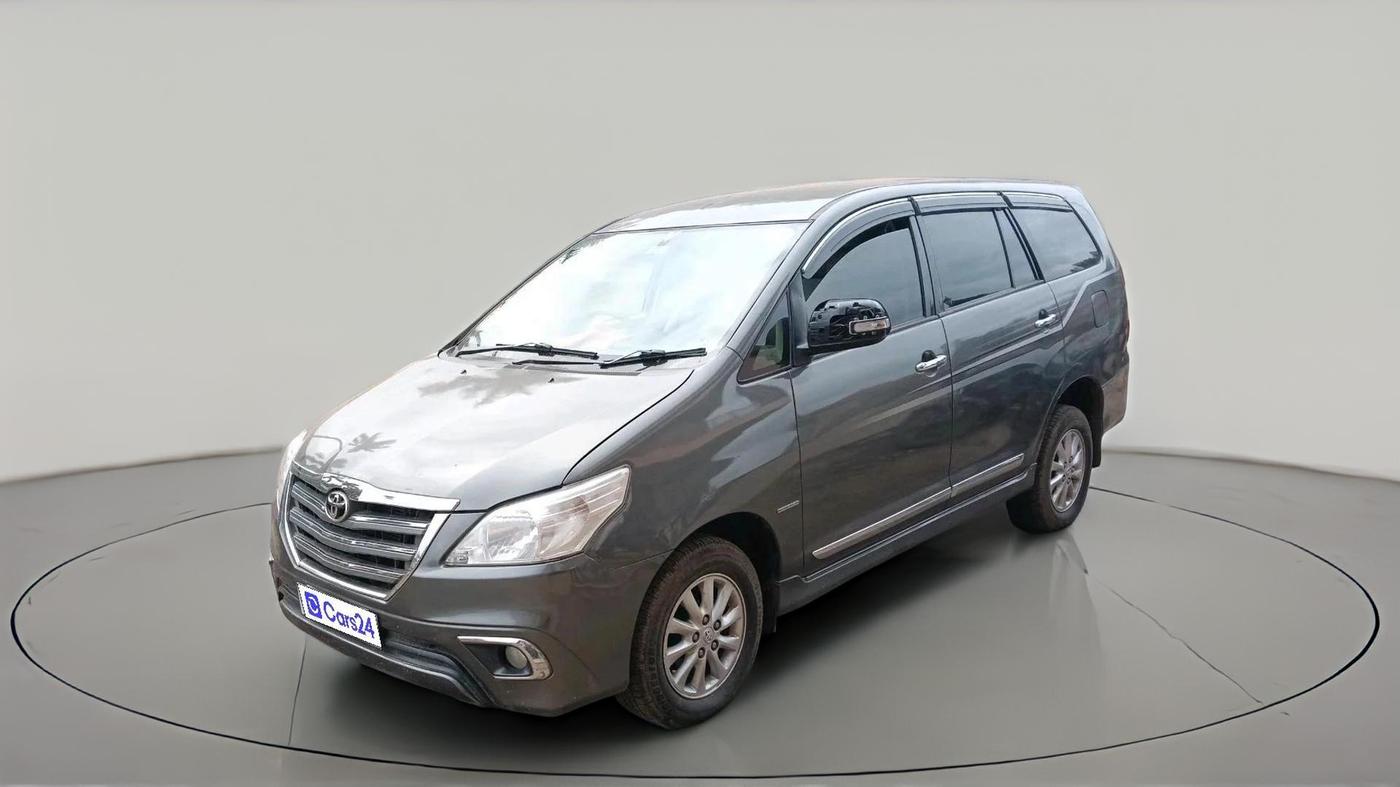 2014 Toyota Innova 2.5 VX 8 STR, Diesel, Manual, 1,72,807 km, exterior