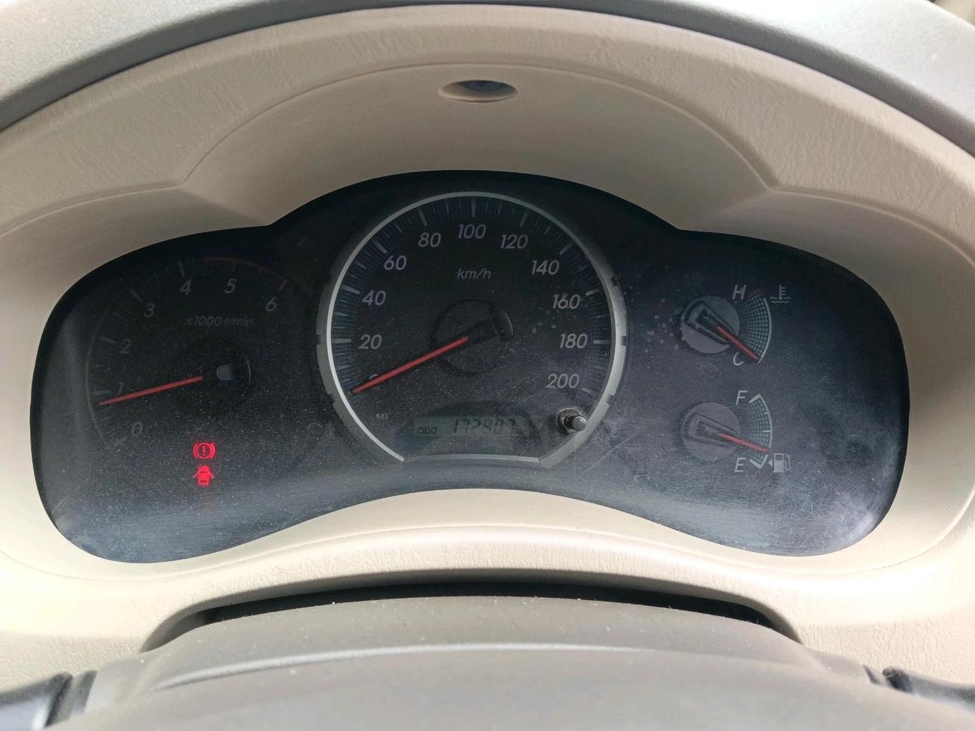 2014 Toyota Innova 2.5 VX 8 STR, Diesel, Manual, 1,72,807 km, interior