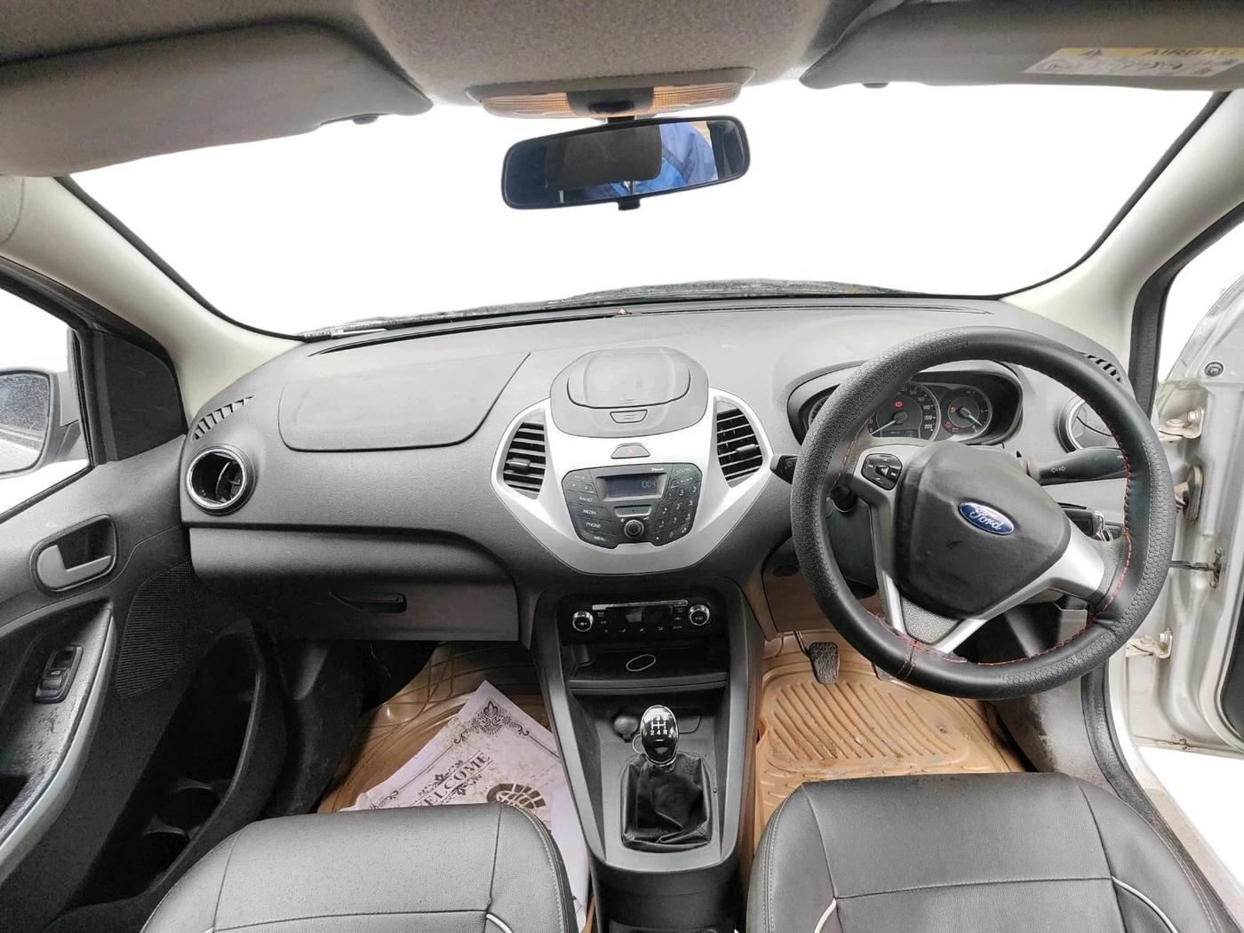2015 Ford Figo TITANIUM 1.2 PETROL, Petrol, Manual, 75,573 km, interior