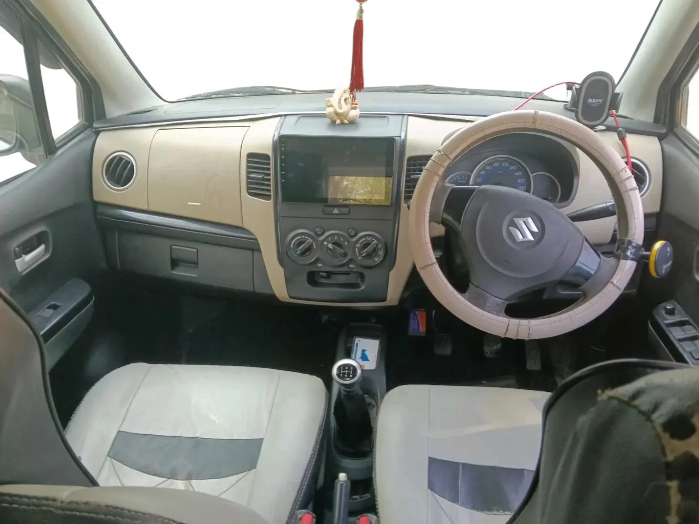 2017 Maruti Wagon R 1.0 VXI, CNG, Manual, 1,22,000 km, interior