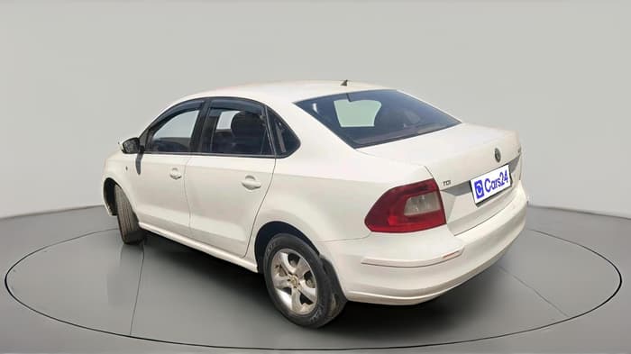 2012 Skoda Rapid ELEGANCE 1.6 TDI CR MT, Diesel, Manual, 1,05,214 km, exterior