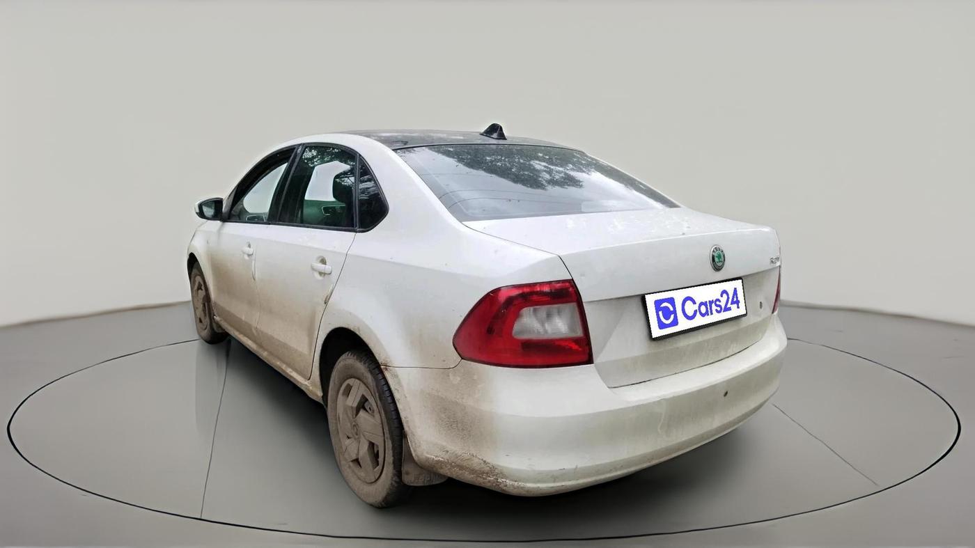 2012 Skoda Rapid AMBITION 1.6 TDI CR MT, Diesel, Manual, 98,603 km, exterior