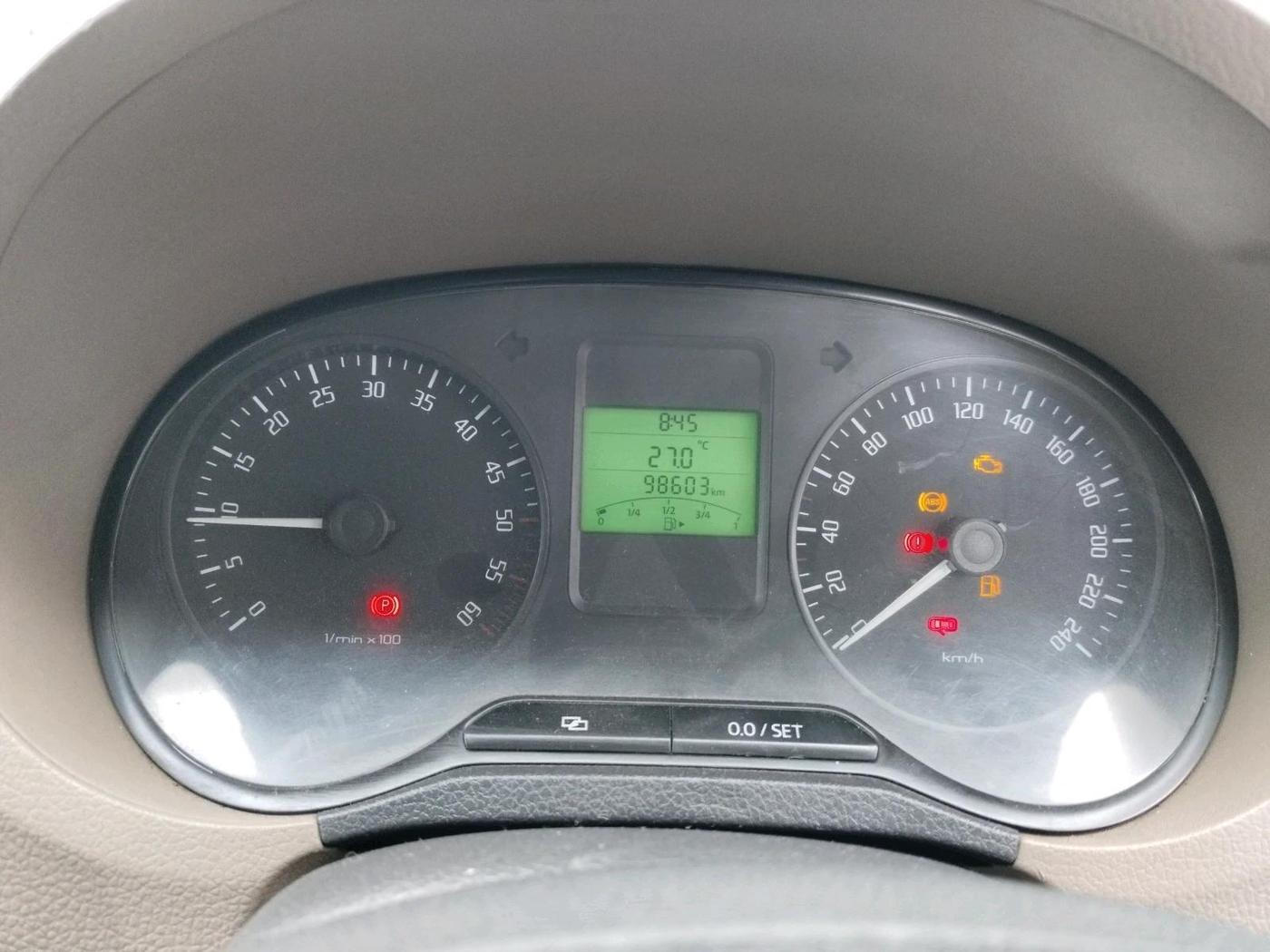 2012 Skoda Rapid AMBITION 1.6 TDI CR MT, Diesel, Manual, 98,603 km, interior