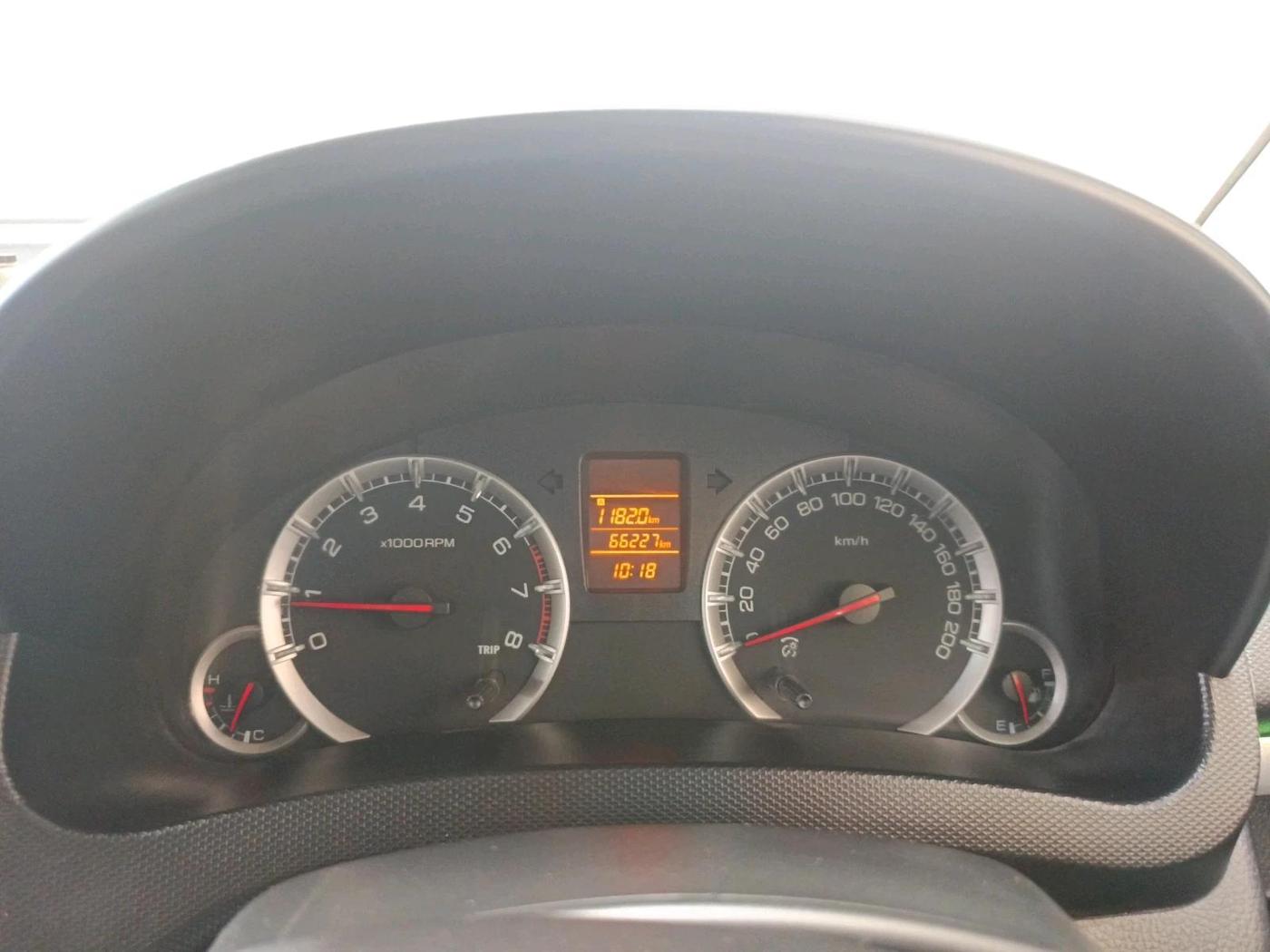 2013 Maruti Swift VXI, Petrol, Manual, 66,227 km, interior