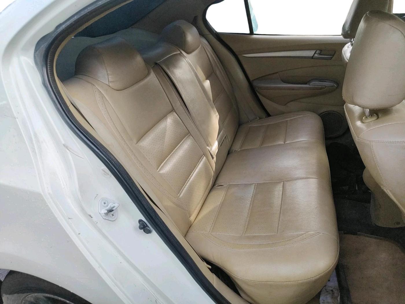 2010 Honda City 1.5L I-VTEC V MT, Petrol, Manual, 1,11,357 km, interior