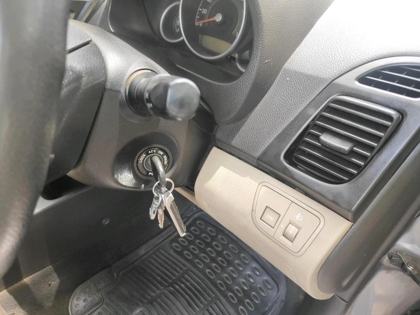 2012 Hyundai Eon D-LITE + LPG, Petrol, Manual, 1,24,621 km, interior