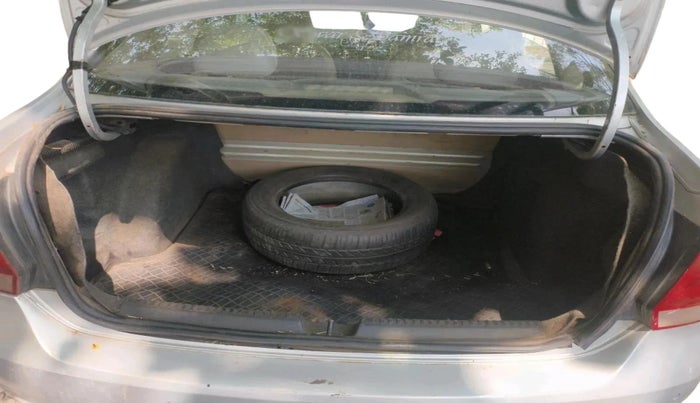 2013 Volkswagen Vento HIGHLINE DIESEL 1.6, Diesel, Manual, 2,51,241 km, exterior