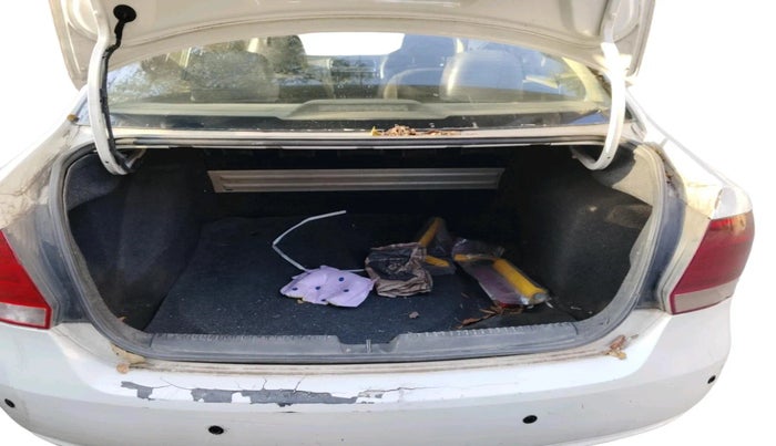 2011 Volkswagen Vento HIGHLINE DIESEL 1.6, Diesel, Manual, 1,50,473 km, exterior